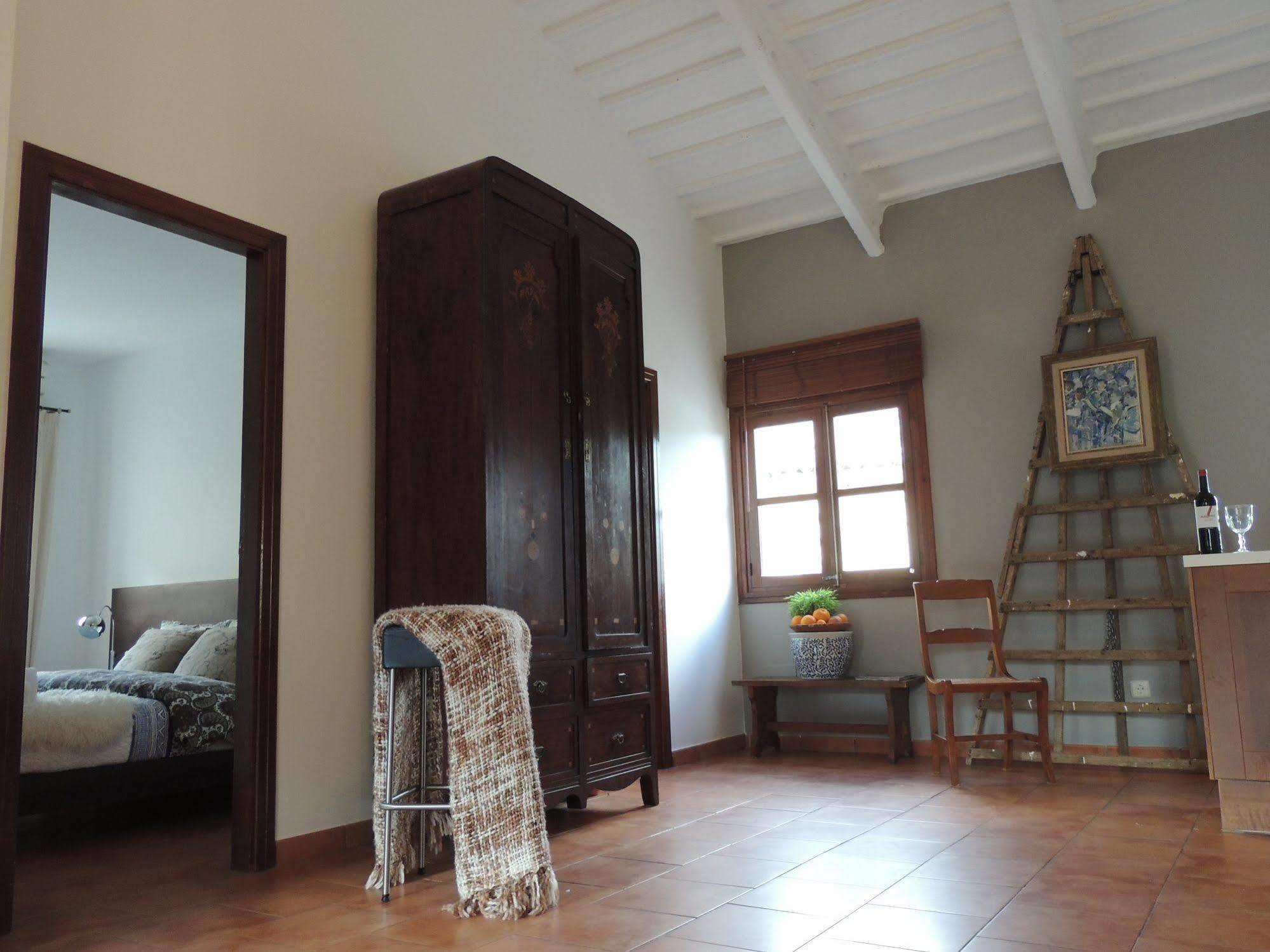 Loftotel Canet เอสปอร์เลส ภายนอก รูปภาพ