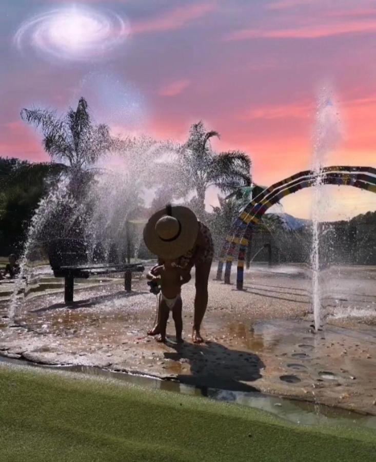Loftotel Canet เอสปอร์เลส ภายนอก รูปภาพ
